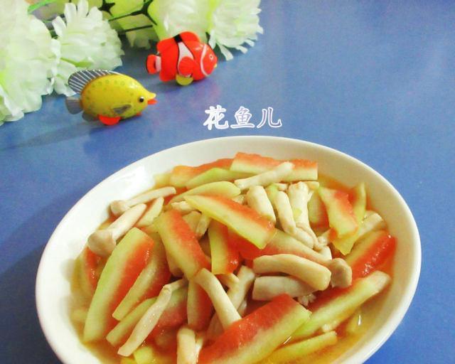 双椒拌西瓜皮——清爽美味的夏日佳品（夏日里）