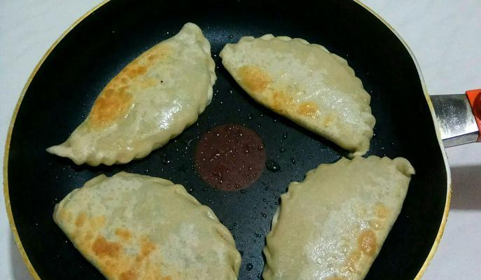 双煎韭菜盒子，美味香脆的家常小吃（韭菜馅料清爽可口）