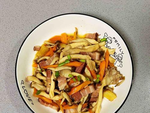 双菇酱料的制作方法（教你轻松学会制作美味双菇酱料）