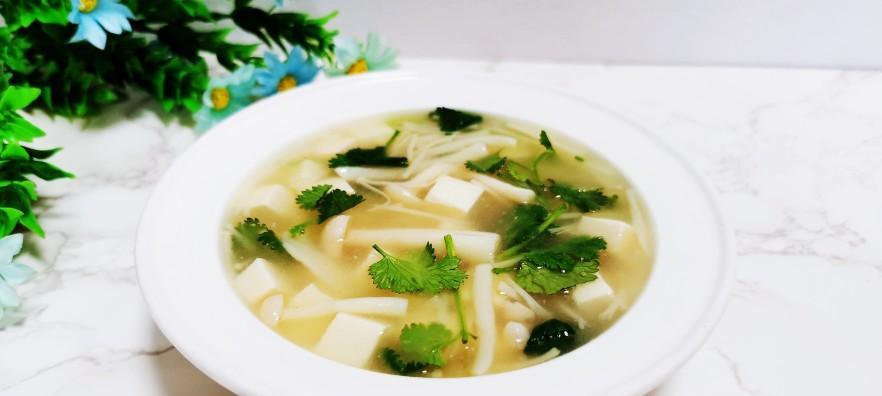 双菇豆腐汤的烹制方法（健康美味的汤品）