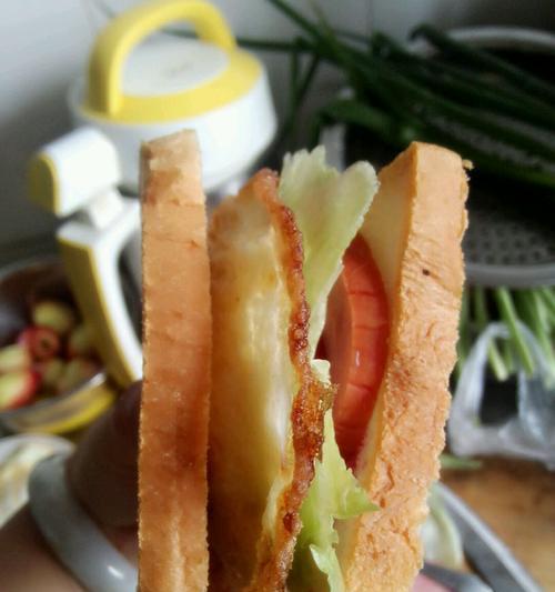 双蛋三明治的制作方法（创意美食）