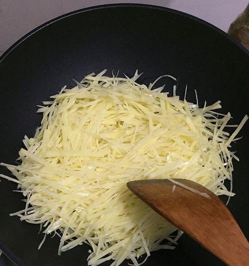 树椒土豆丝的做法（家常美食）