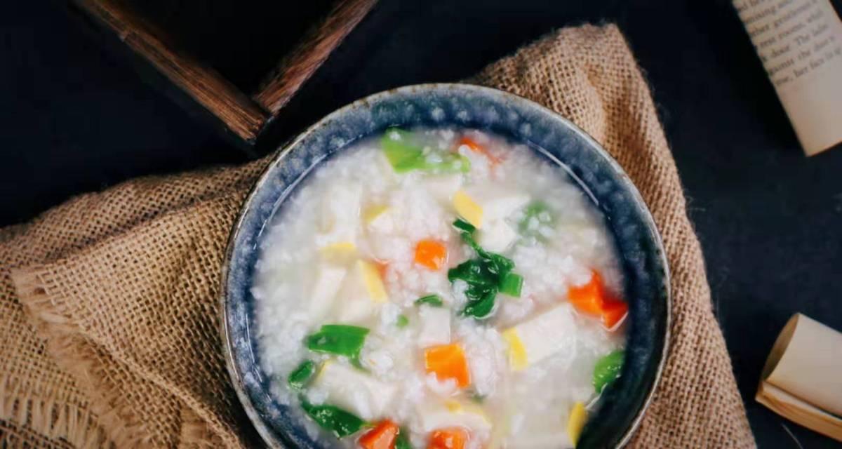 薯丝稀饭的制作方法（营养又美味的家常餐）