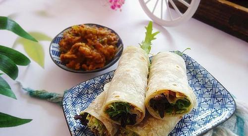 蔬菜汁单饼，健康美味的选择（以自然食材制作的营养早餐）