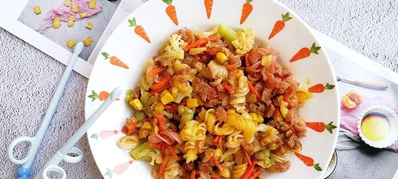 美味营养的蔬菜玉米腊肠粒做法（丰富口感的家常美食佳品）