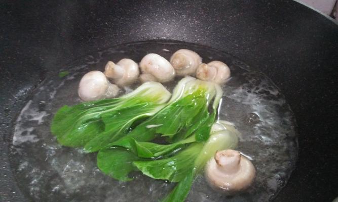 拥抱健康生活——以蔬菜酸汤为主题的健康食谱（蔬菜酸汤——轻松营养美味）
