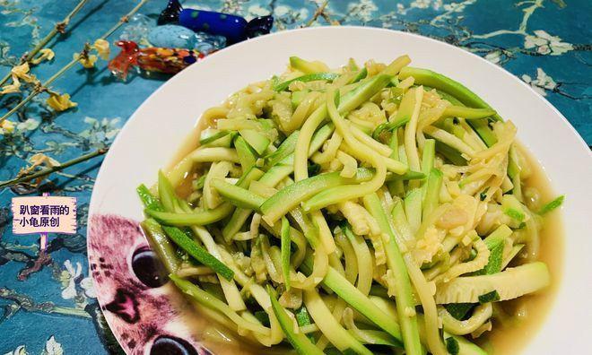 以蔬菜四宝打造营养美味（营养均衡的美食享受）