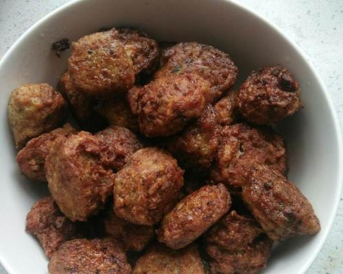 山药肉丸子的做法（营养美味的家常菜谱）