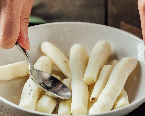 山药巧去皮，轻松吃出美味（自制家常小妙招）