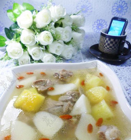 营养丰富的山药红萝卜排骨汤（轻松学会制作美味健康的家常汤）