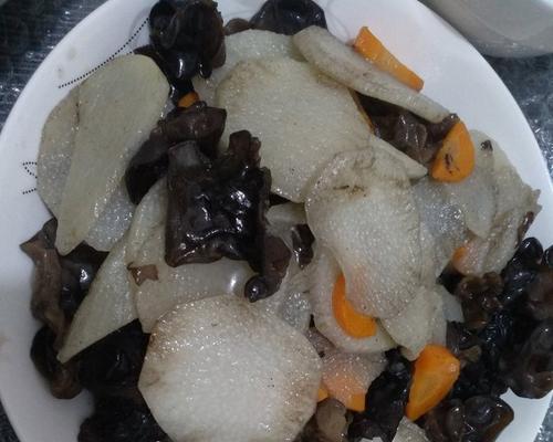 山药熬茄子，清爽美味又营养（营养美食不止蒸、煮、炸）