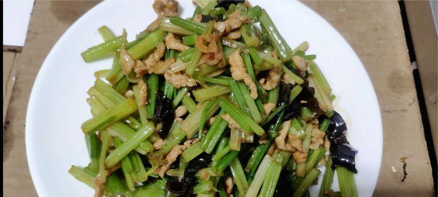 学会这道菜，让你拥有健康美味（以山芹炒鹅蛋）
