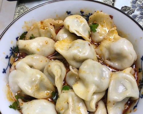 山菜水饺的制作方法（自家制作美味的山菜水饺）