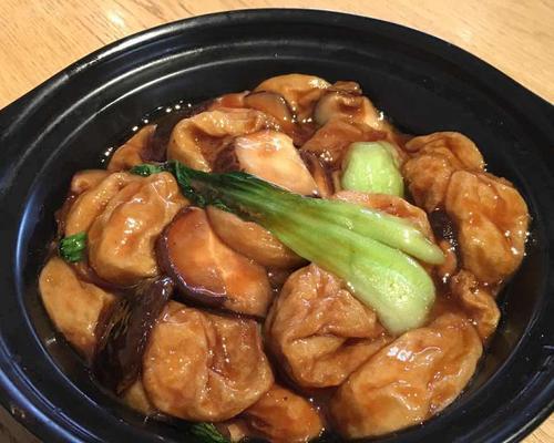 香烫砂锅鱼头冻豆腐煲的做法（砂锅美食）