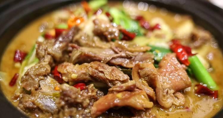 香烫砂锅鱼头冻豆腐煲的做法（砂锅美食）