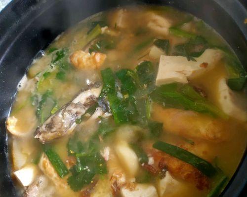 砂锅鱼炖豆腐，美味又健康的家常菜（15个步骤轻松做出好吃的砂锅鱼炖豆腐）