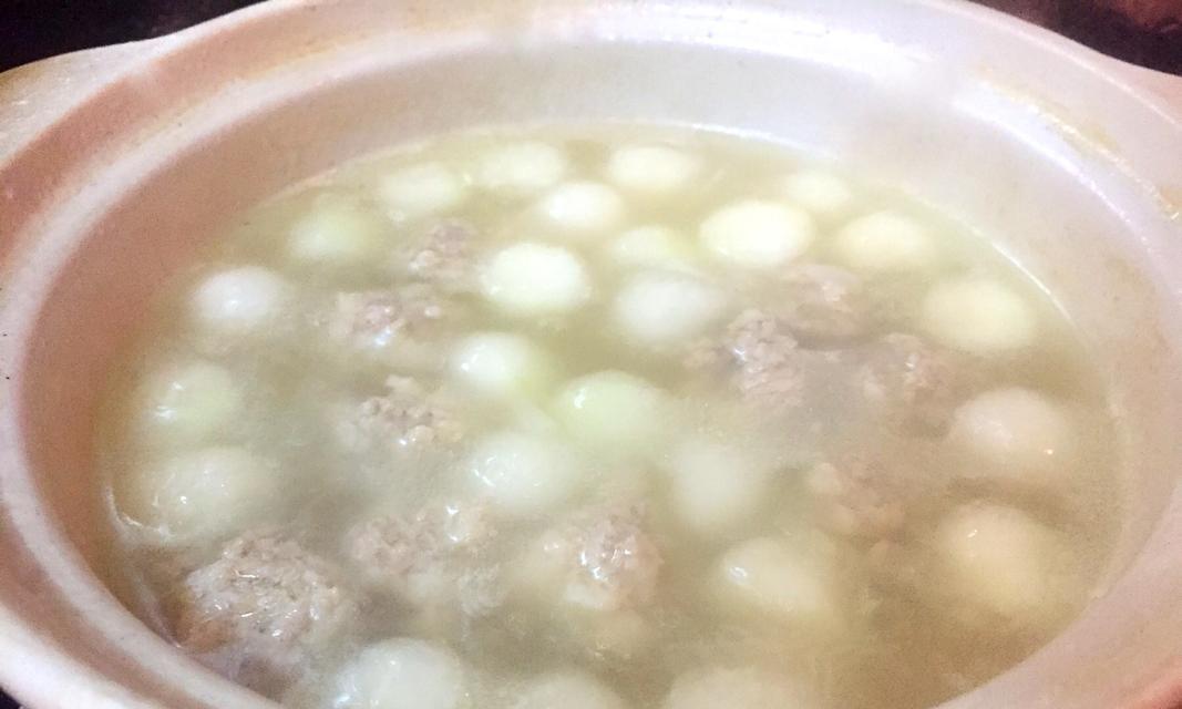 砂锅丸子的制作方法（传统美食）