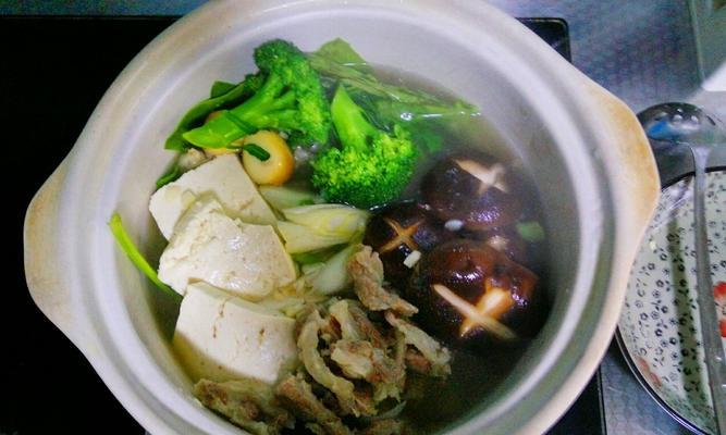 砂锅牛肉煲的制作方法（教你如何做出美味的砂锅牛肉煲）