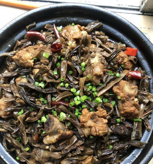 砂锅焖肉：美味鲜香的家常菜