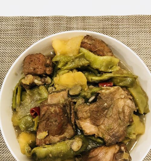 家常砂锅豇豆炖排骨（营养美味又简单）