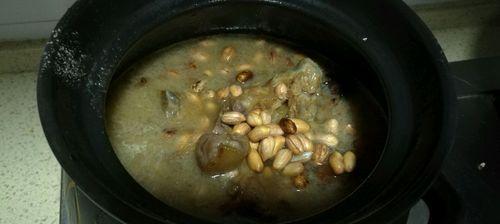 砂锅黄豆猪蹄的做法（美味营养）