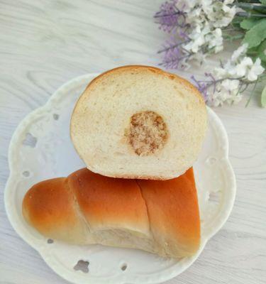 以沙拉面包碗的做法，打造健康美味生活（手工制作沙拉面包碗）