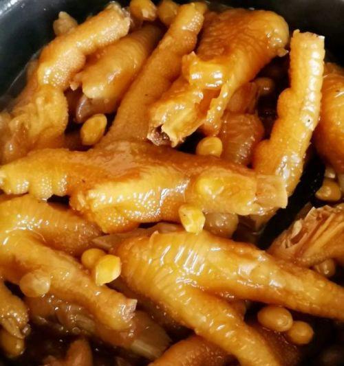 以沙姜鸡爪为主角的美食盛宴（惊艳你的味蕾）