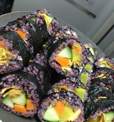 手把手教你制作日式紫菜包饭（美味简单易学）