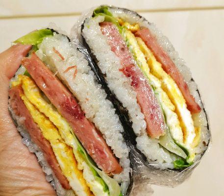 手把手教你制作日式紫菜包饭（美味简单易学）
