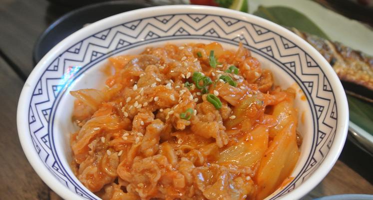 日式牛丼饭制作方法详解（一步步学做）