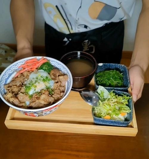 日式牛丼饭制作方法详解（一步步学做）