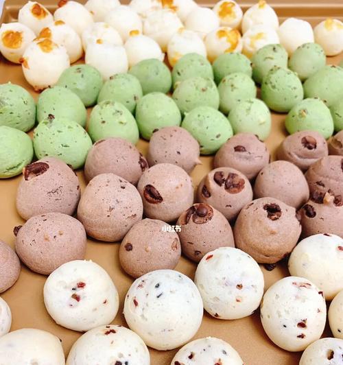 用米粉和红豆制作，口感Q软Q软（用米粉和红豆制作）