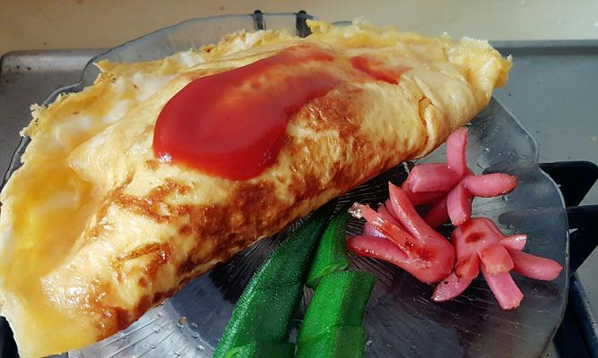 日式蛋包饭的制作方法（以简单易学的方式制作美味蛋包饭）