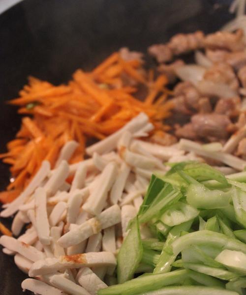 日式炒猪肉，口感鲜美的佳肴（学会这道日本料理）