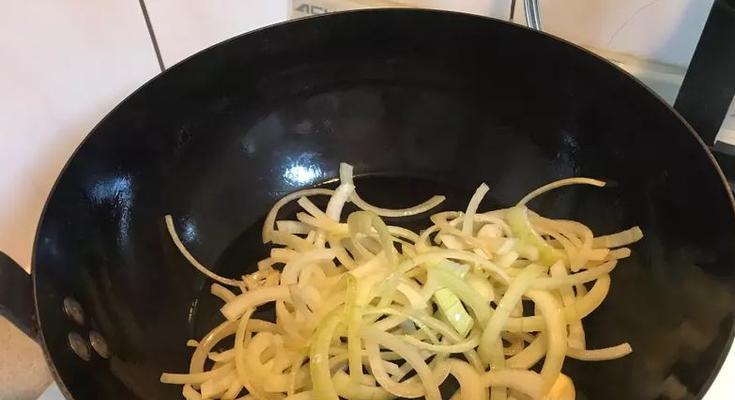 学会制作美味日式炒乌龙——详解做法和技巧（日式炒乌龙）