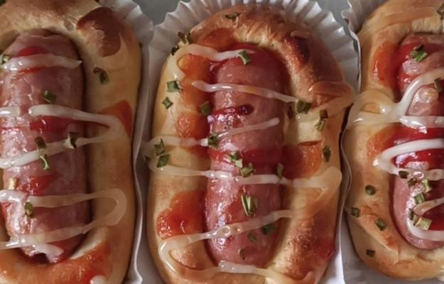 热狗面包的制作方法（如何轻松自制美味热狗面包）