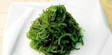 以裙带菜蛋花面疙瘩为主材料的美食创意（用大海的味道为餐桌增添浓郁风味）