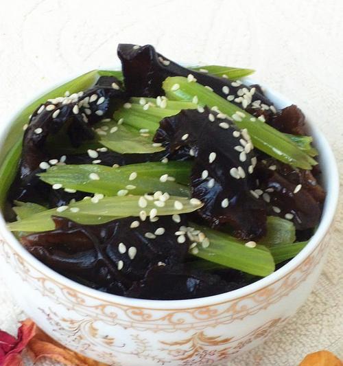 裙带菜拌黄豆芽韩式拌菜的做法（简单易学）