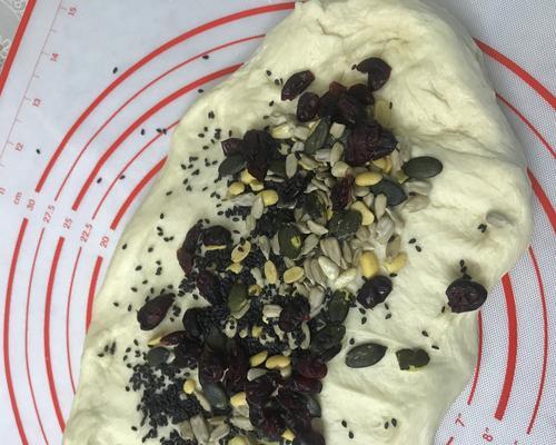 健康美味全麦坚果面包的制作方法（做出有营养的全麦坚果面包）