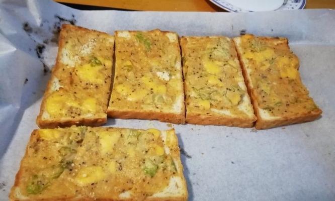 全麦鸡尾方包——美味健康的早餐选择（以全麦面粉制作的鸡尾方包）