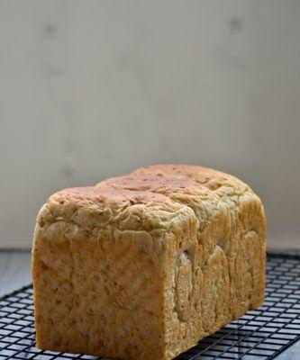 全麦红豆吐司——营养美味的自制健康早餐（用全麦和红豆）