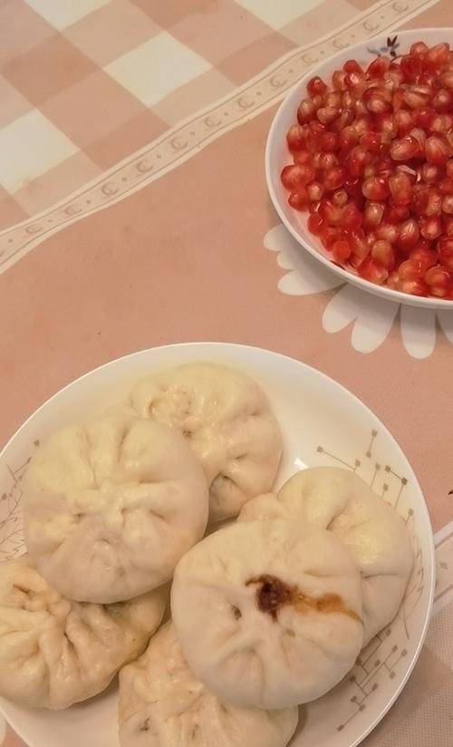 秋叶包子的制作方法（让您在家也能吃到地道的秋叶包子）