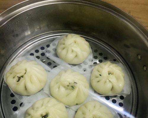 秋叶包子的制作方法（让您在家也能吃到地道的秋叶包子）
