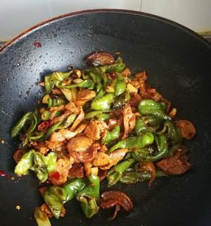 秋季美食——秋辣椒炒肉（家常菜谱）
