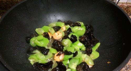 秋葵跑蛋，营养美味好滋味