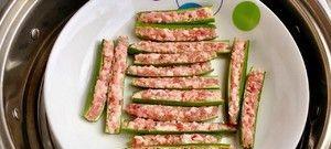 秋葵酿肉的家常做法（清爽不油腻的美味佳肴）