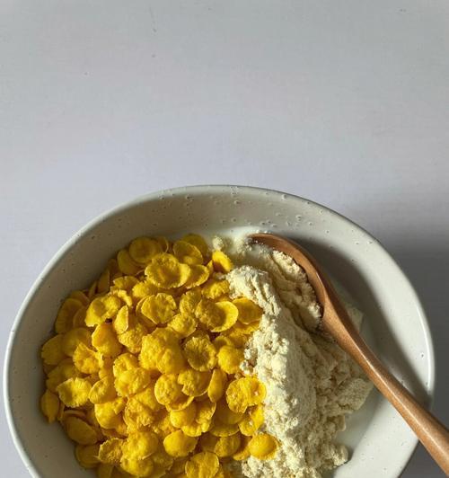 秋葵可可思慕昔的做法（健康美味的冰淇淋甜品）
