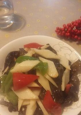 常州木耳菌山药的做法是什么？如何在家轻松制作？