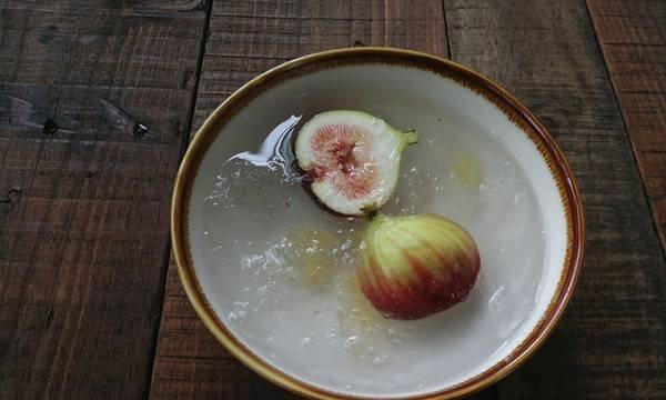 柴火无水炖雪燕的做法是什么？如何确保炖制成功？