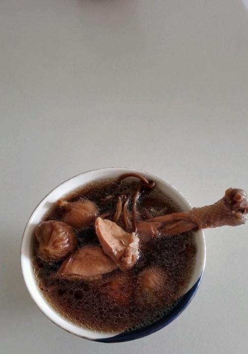 茶树菇玉米老鸡汤怎么做？有哪些步骤和技巧？